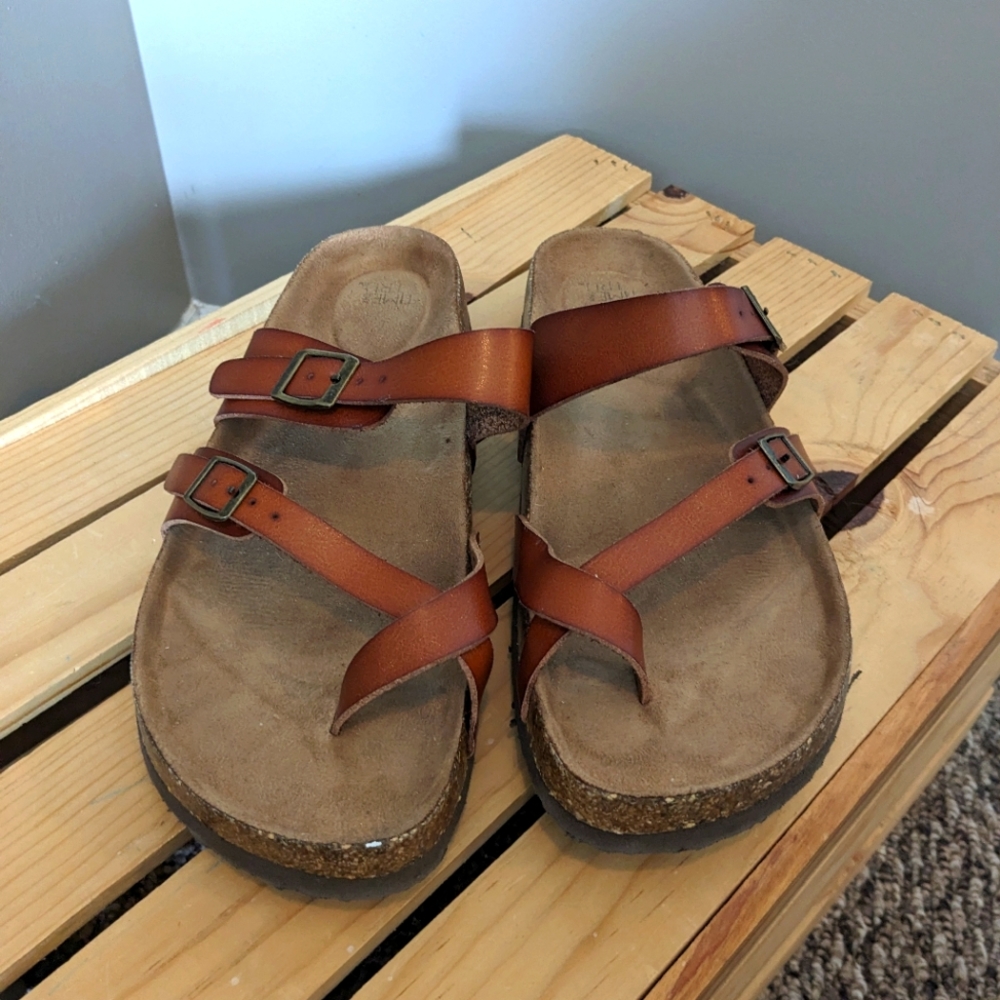 Time and Tru sandal